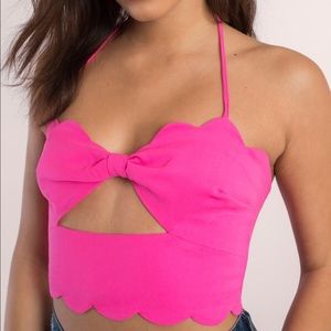 Scalloped crop top with keyhole